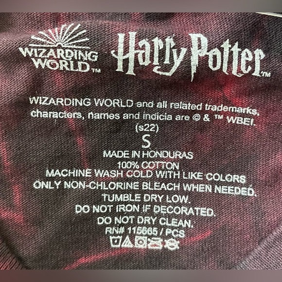 NWT Harry Potter GRYFFINDOR Black & Red Tie Dye Graphic Tee Shirt Size S - Picture 4 of 6